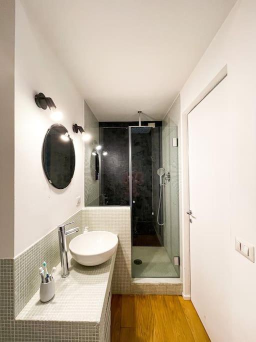 Appartamento Garibaldi-isola - Moderno Bilocale Con Balcone